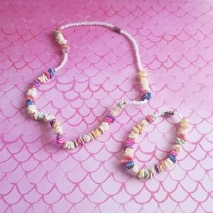 Pearly shells necklace and bracelet set
